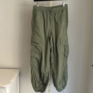 Offline by Aerie Green Chill Moves Baggy Cargo Bag Pants, Small Short